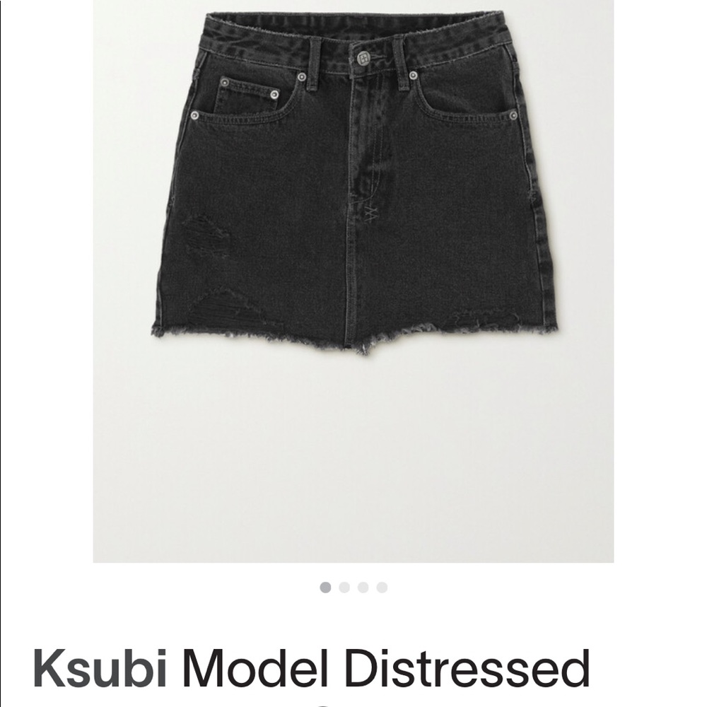 KSUBI Model distressed denim mini skirt (25)
$65 $220 | Size: XS | Ksubi